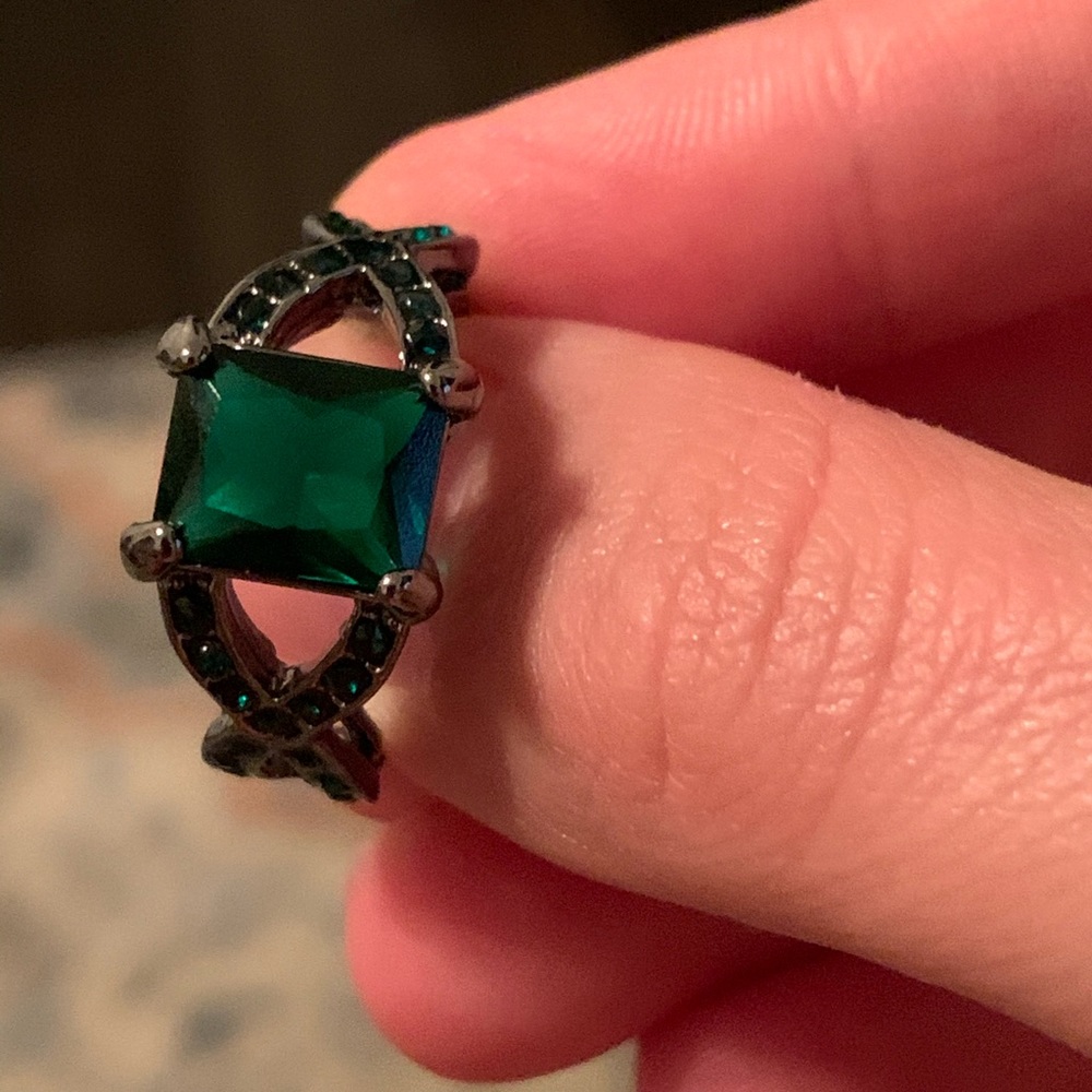 Green Emerald Ring Zircon Black Gold Filled Cross - Picture 2 of 6